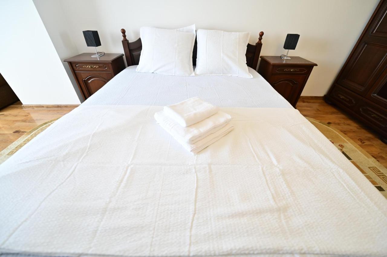 Vacation Apartment With Free Parking Hermannstadt Exterior foto